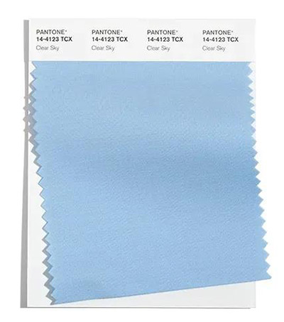 2021秋冬女裝十大流行色 晴空藍(lán)、嫩粉紅等色彩都很美(圖33)